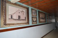 Corredores da Câmara Municipal ganham exposição permanente de fotos sobre a história e pontos turísticos de Iguaba Grande.