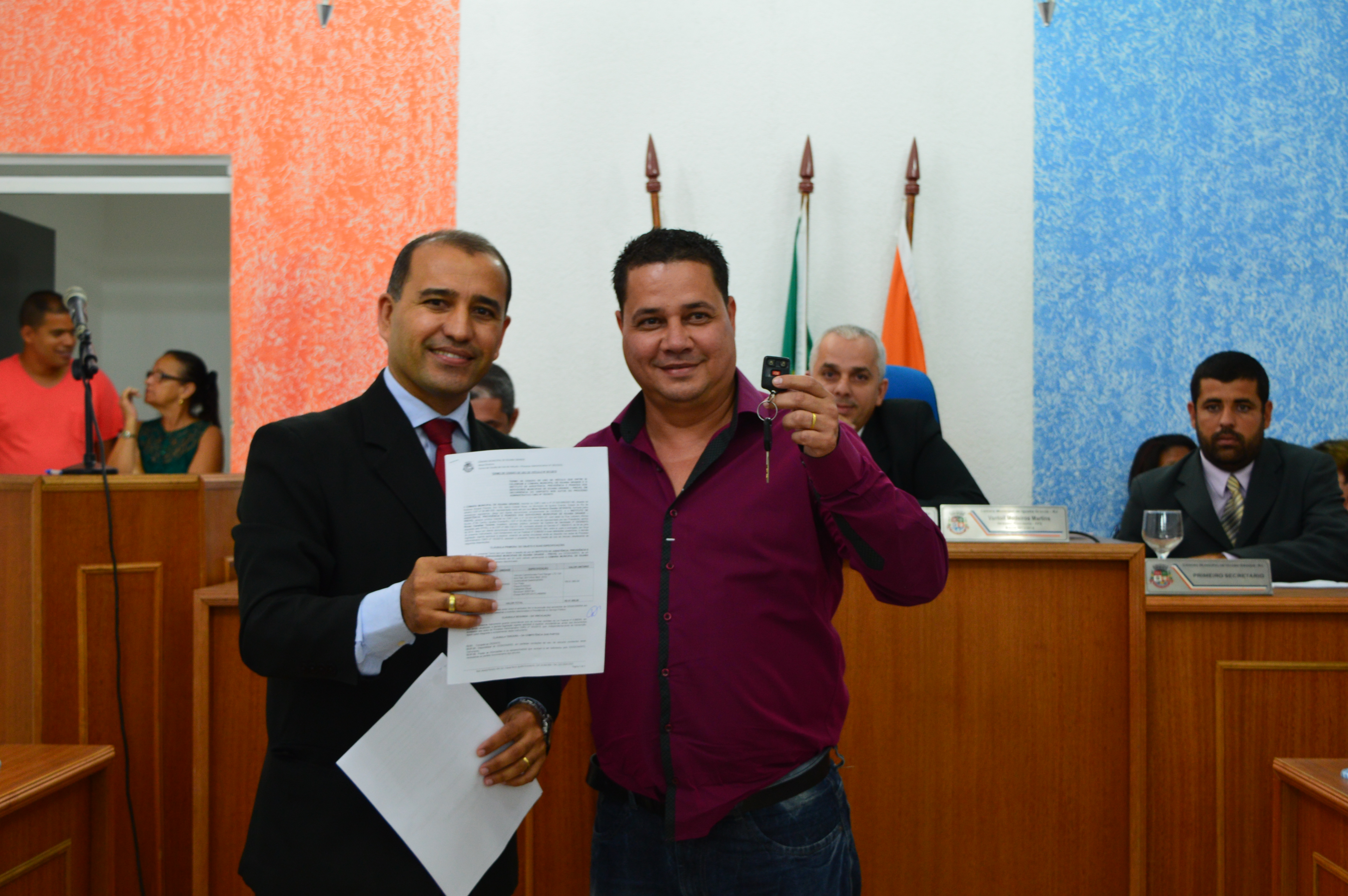 Câmara Municipal cede carro para o Previg