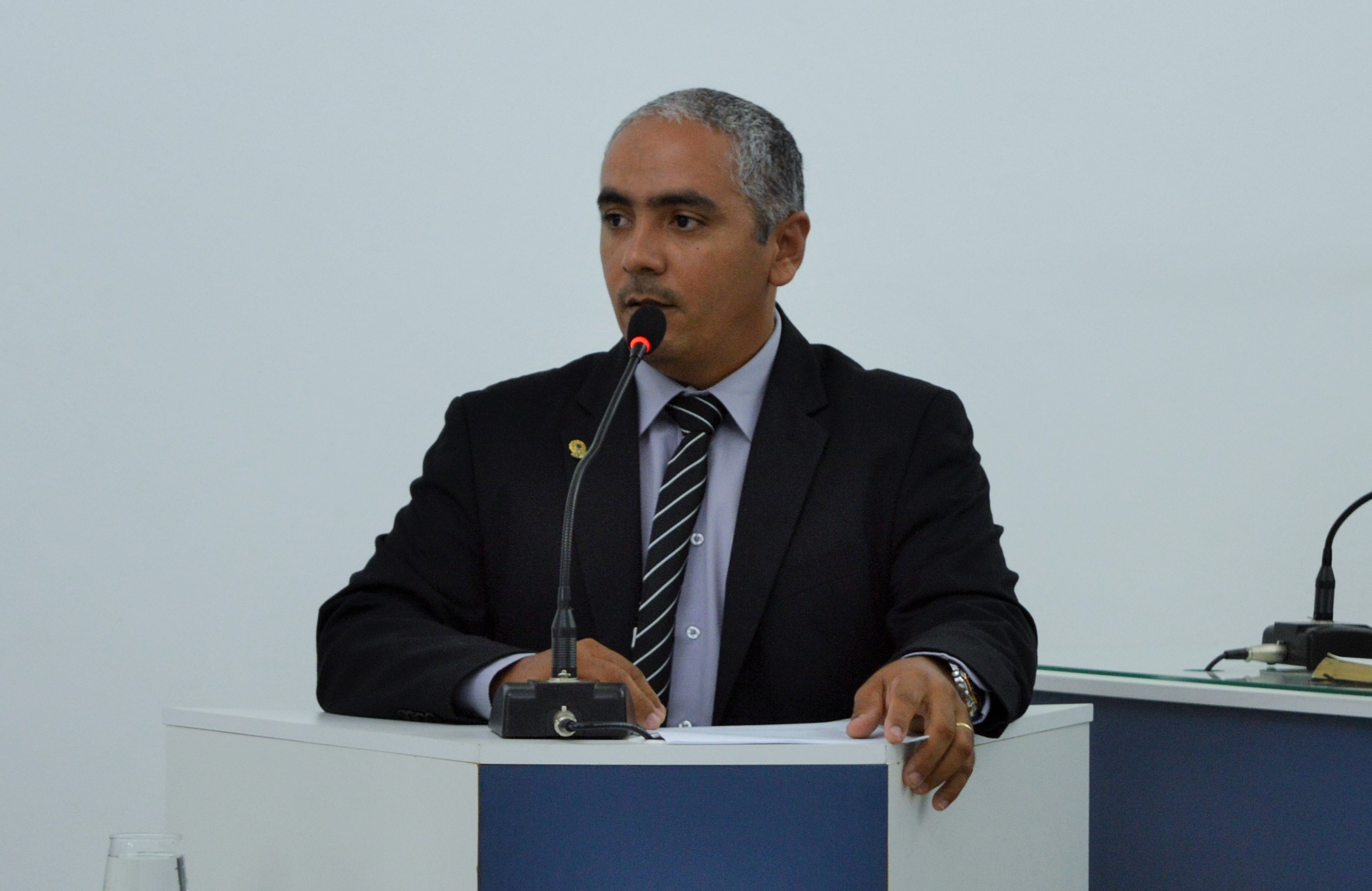 Tramita na Câmara de Iguaba Grande PLO que autoriza fornecimento de alimentação para funcionários do “Serviços Públicos”